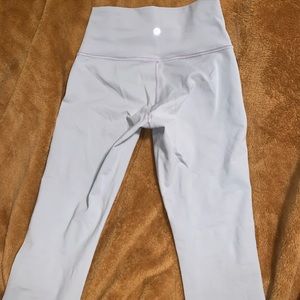 Lululemon size 6 wunder unders